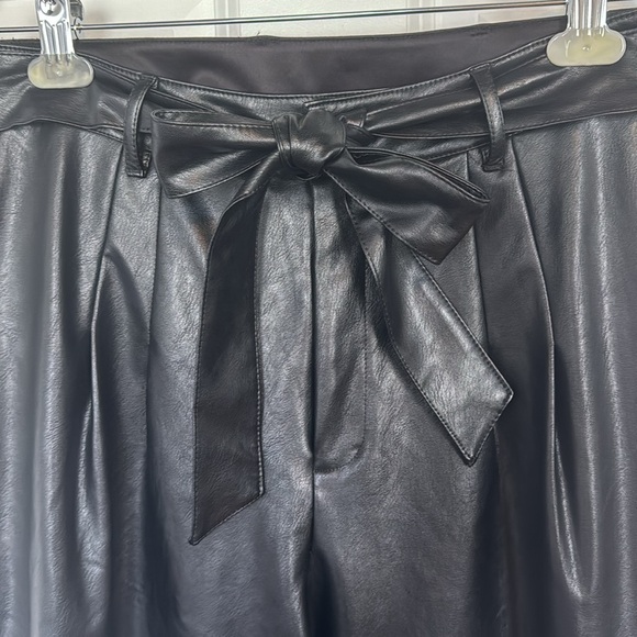 EXPRESS | Super High Waisted Faux Leather Belted Ankle Pant Women’s M - Picture 3 of 6